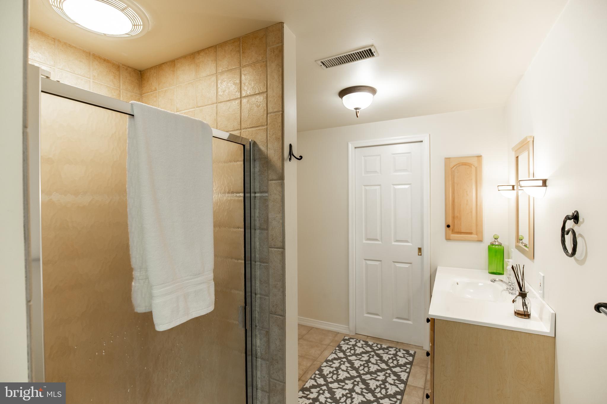 11105 Old Coach Road Potomac, MD 20854 - Photo 22 of 24 Lower Level Full Bath