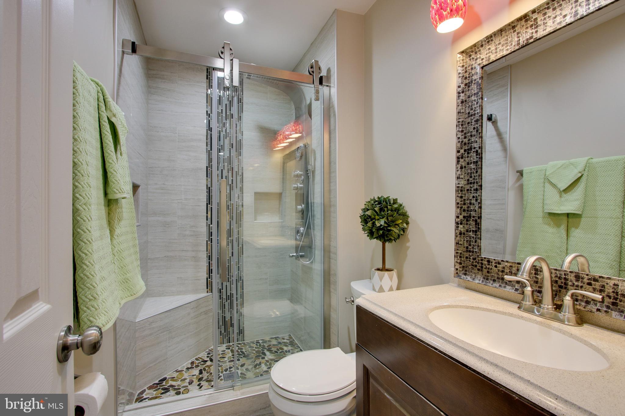 972 Point Pleasant Road Glen Burnie, MD 21060 - Photo 19 of 38 Master Bathroom (Full Bath #2)