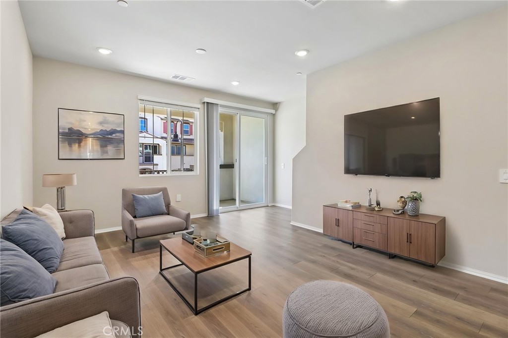 567 Toledo Way Oceanside, CA 92057 - Photo 10 of 50