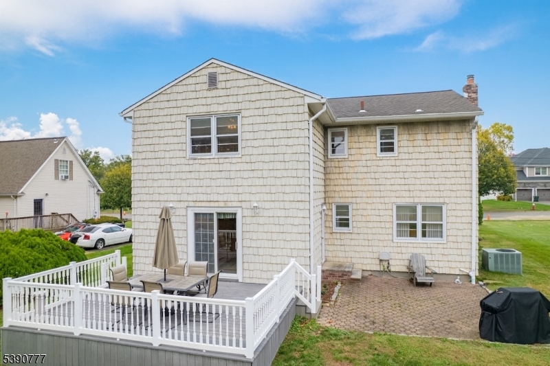 279 Madison Hill Road Clark, NJ 07066 - Photo 25 of 35 a front view of house with yard