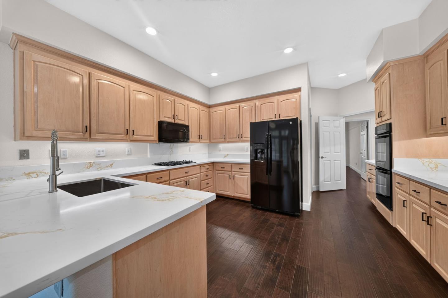 8718 McCarty Ranch Drive San Jose, CA 95135 - Photo 14 of 63