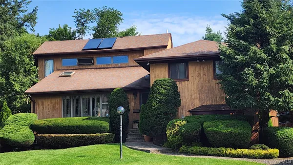 $1,250,000 | 65 Elmtree Lane, Jericho, NY 11753