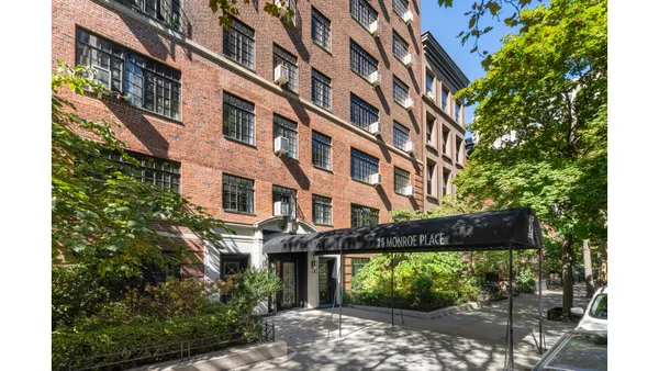 $7,500 | 25 Monroe Place, Unit 2A | Brooklyn Heights