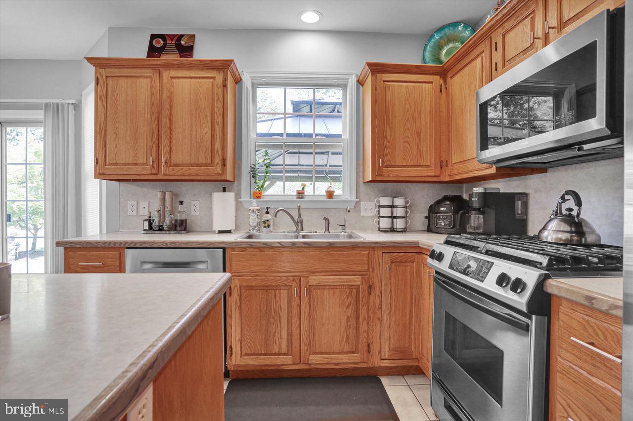 4141 Hill Terrace Drive Reading, PA 19608 - Photo 10 of 44
