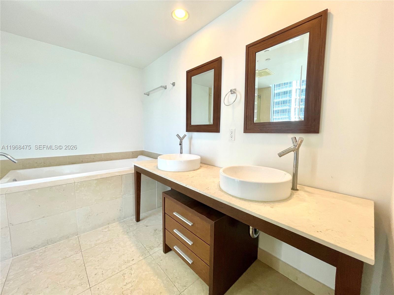 495 Brickell Avenue, Unit 3011 Miami, FL 33131 - Photo 19 of 29