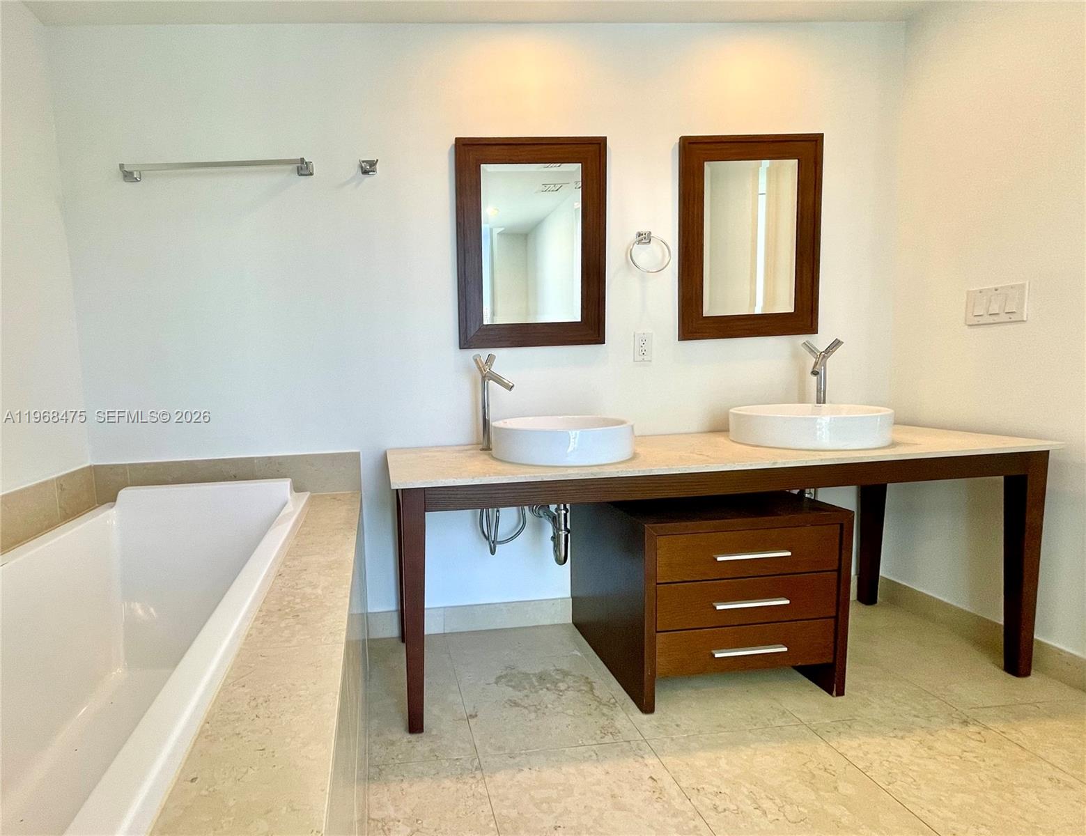 495 Brickell Avenue, Unit 3011 Miami, FL 33131 - Photo 22 of 29