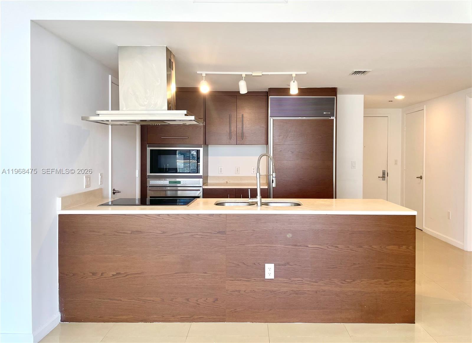 495 Brickell Avenue, Unit 3011 Miami, FL 33131 - Photo 4 of 29