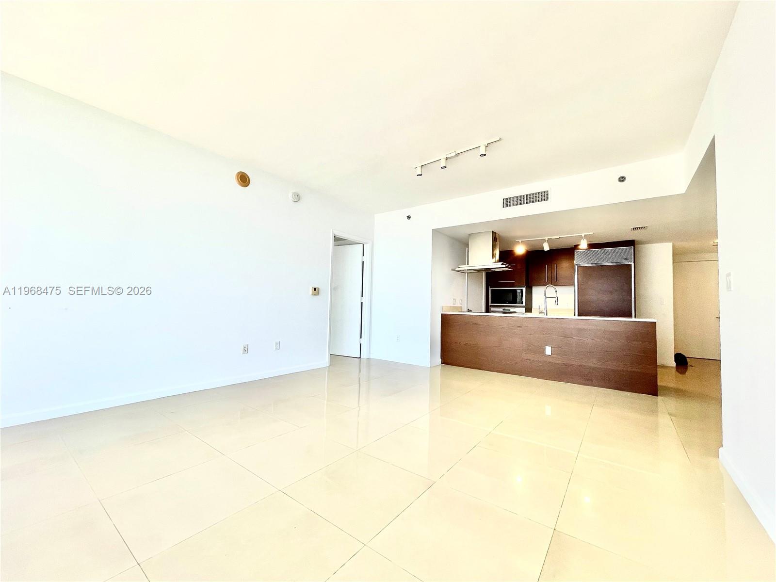 495 Brickell Avenue, Unit 3011 Miami, FL 33131 - Photo 10 of 29