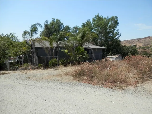 a view of a out door of the house