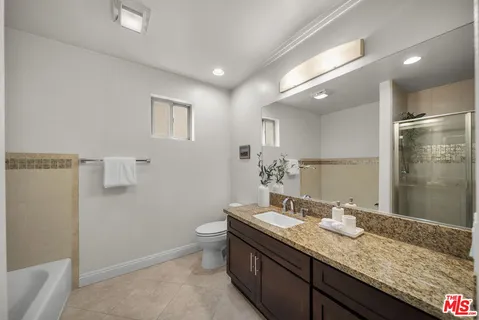 $725,000 | 5727 Camellia Avenue, Unit 108, North Hollywood, CA 91601