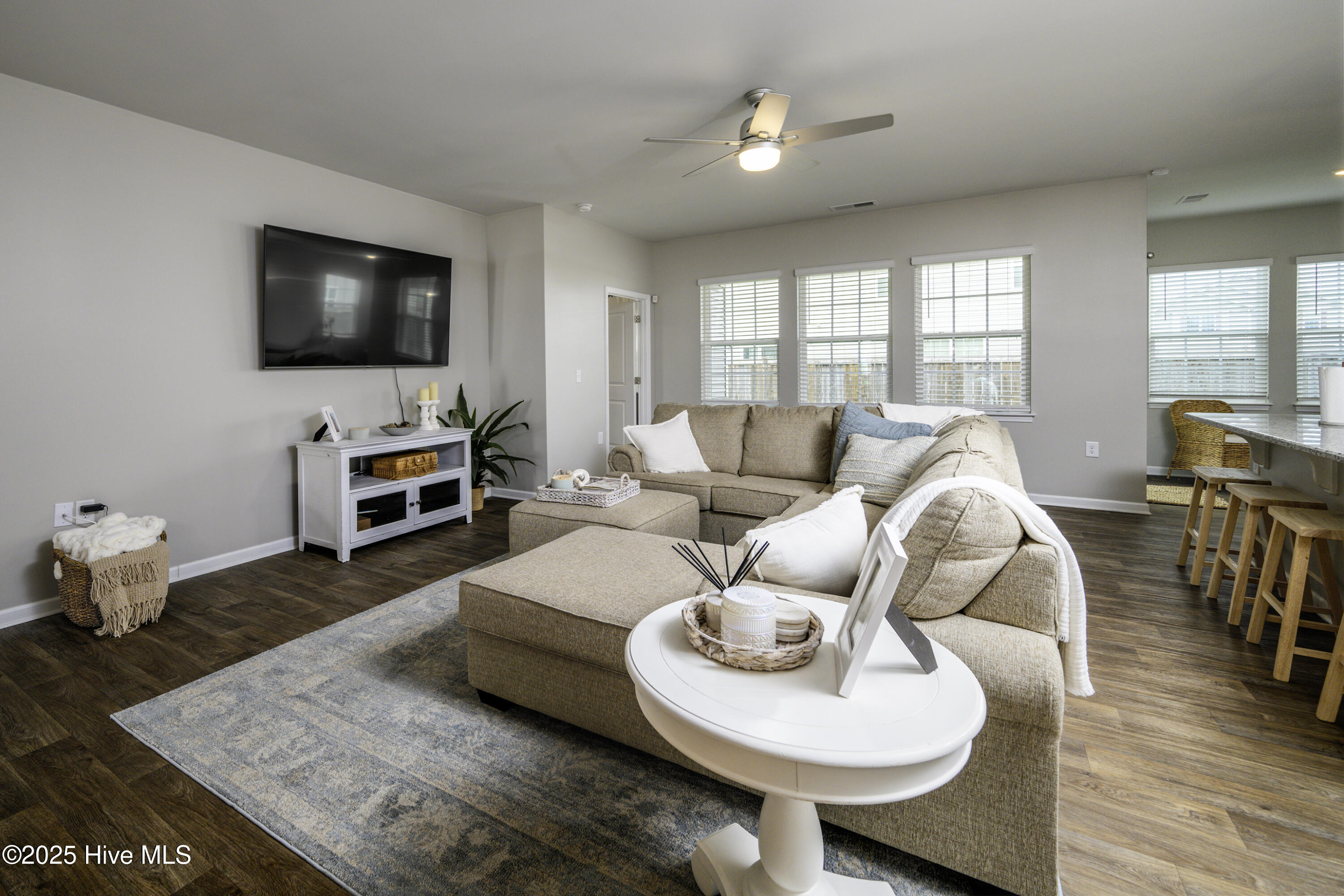 417 Frida Road New Bern, NC 28560 - Photo 14 of 56 Living Room