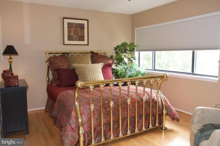 2118 South Bay Lane Reston, VA 20191 - Photo 14 of 26 Bedroom #2