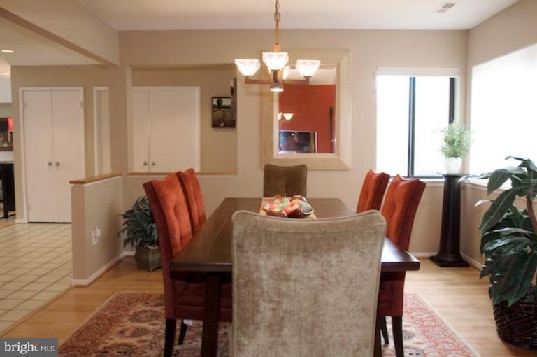 2118 South Bay Lane Reston, VA 20191 - Photo 17 of 26 Dining Room #2