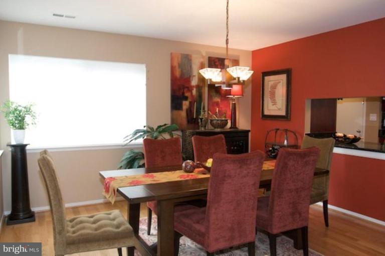 2118 South Bay Lane Reston, VA 20191 - Photo 26 of 26 Dining Area