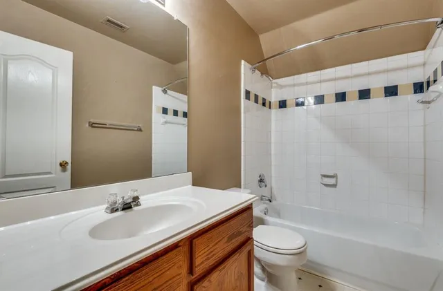 $450,000 | 400 Granite Court, Euless, TX 76040