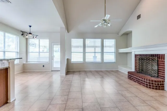 $450,000 | 400 Granite Court, Euless, TX 76040