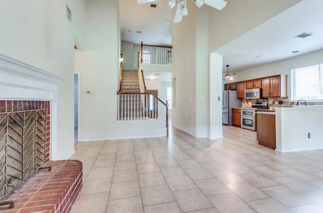 $450,000 | 400 Granite Court, Euless, TX 76040