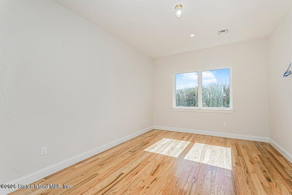 556 Drumgoole Road East Staten Island, NY 10312 - Photo 14 of 52 14