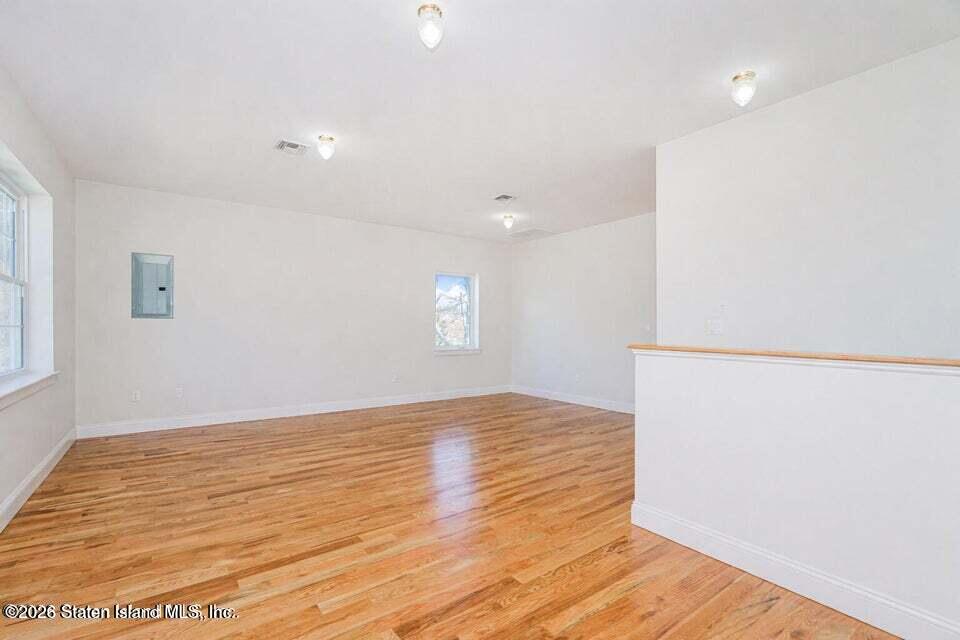556 Drumgoole Road East Staten Island, NY 10312 - Photo 27 of 52 27