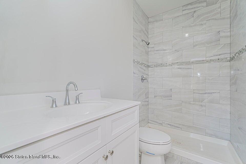 556 Drumgoole Road East Staten Island, NY 10312 - Photo 36 of 52 36