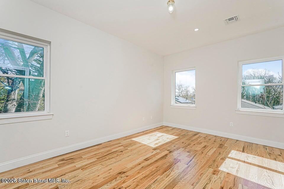 556 Drumgoole Road East Staten Island, NY 10312 - Photo 48 of 52 49