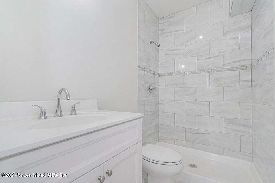 556 Drumgoole Road East Staten Island, NY 10312 - Photo 49 of 52 51