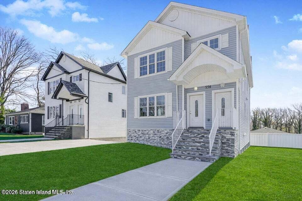 556 Drumgoole Road East Staten Island, NY 10312 - Photo 5 of 52 4