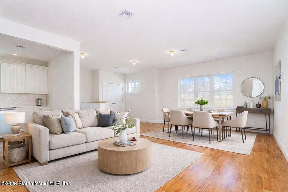 556 Drumgoole Road East Staten Island, NY 10312 - Photo 7 of 52 7