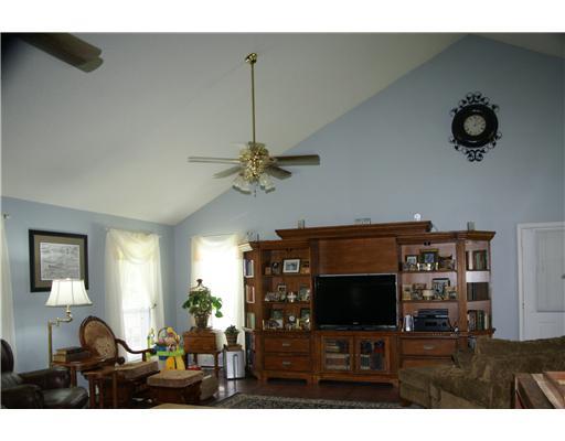 415 Eagle Drive Raceland, LA 70394 - Photo 3 of 17 Gallery Image 3