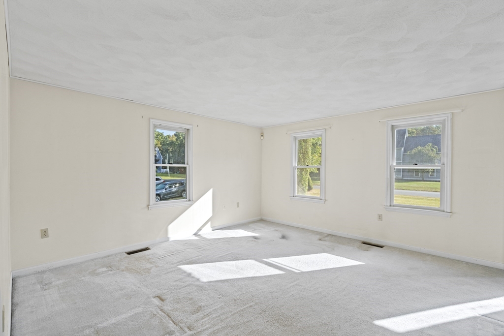 18 Noel Road Andover, MA 01810 - Photo 14 of 31 Gallery Image 14