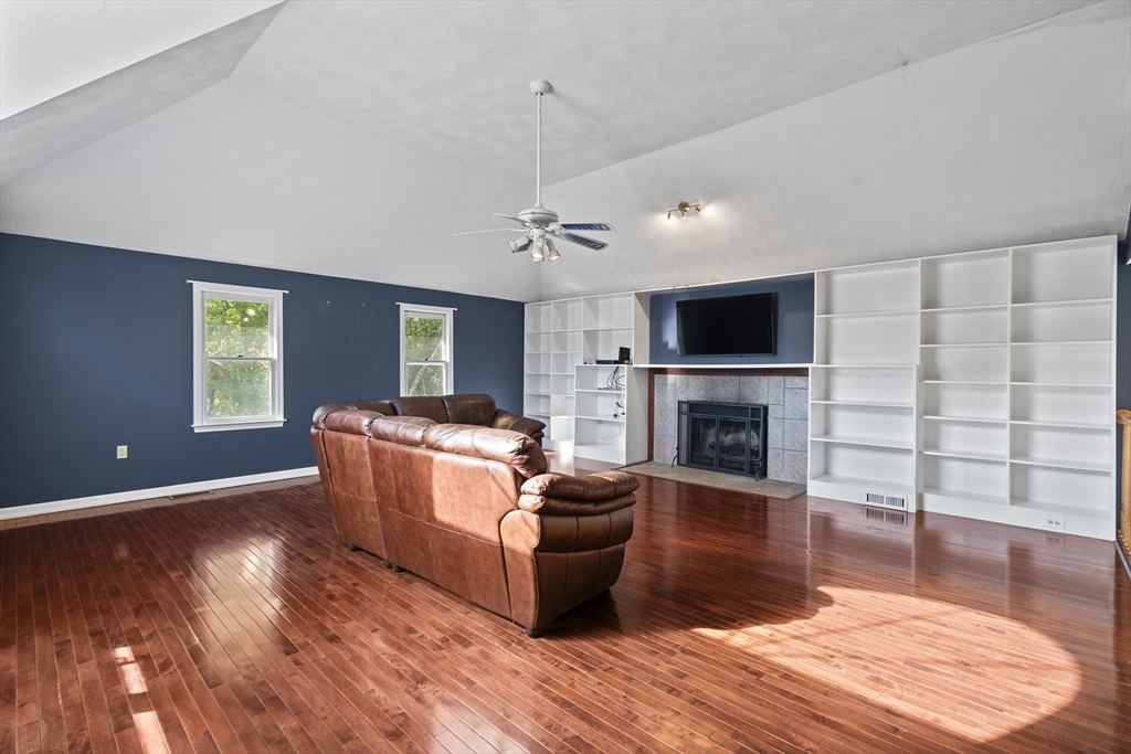 18 Noel Road Andover, MA 01810 - Photo 7 of 31 Gallery Image 7