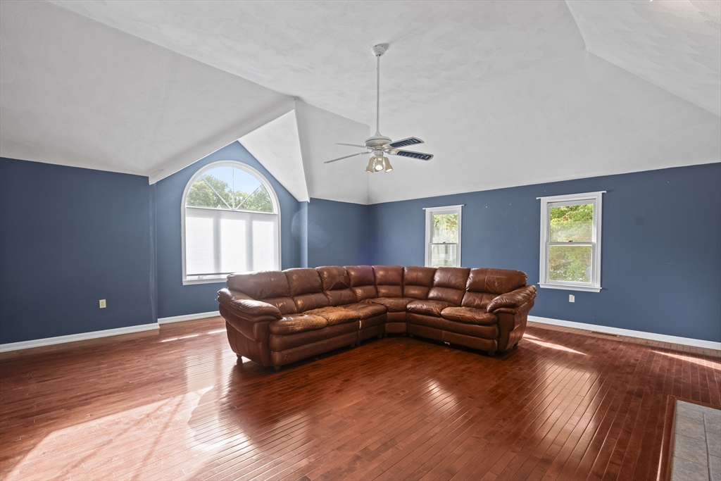 18 Noel Road Andover, MA 01810 - Photo 8 of 31 Gallery Image 8