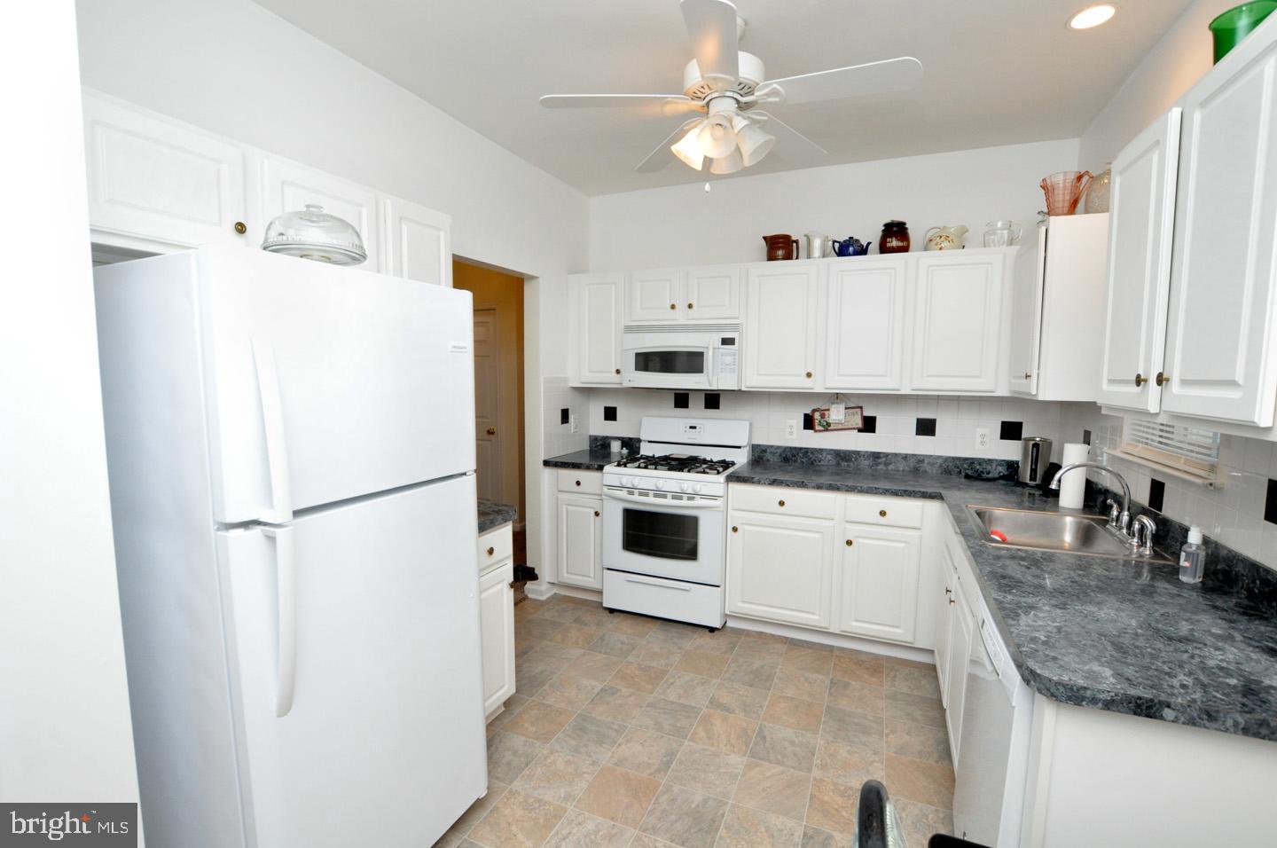 5 Spring Lane Beverly, NJ 08010 - Photo 13 of 29 Kitchen
