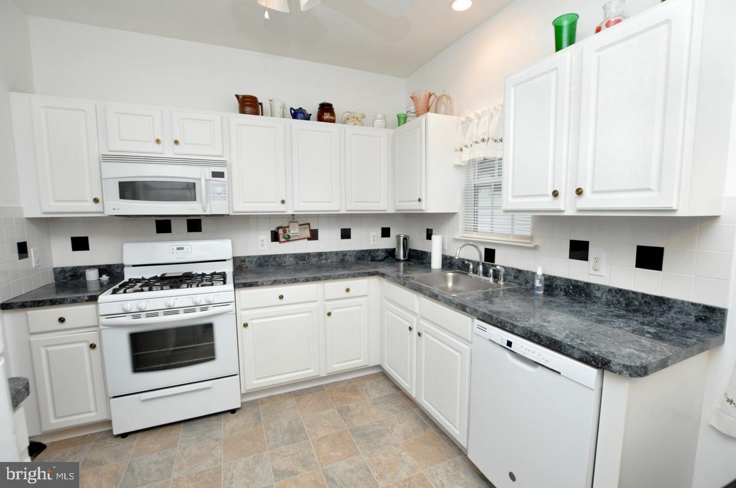 5 Spring Lane Beverly, NJ 08010 - Photo 14 of 29 Kitchen