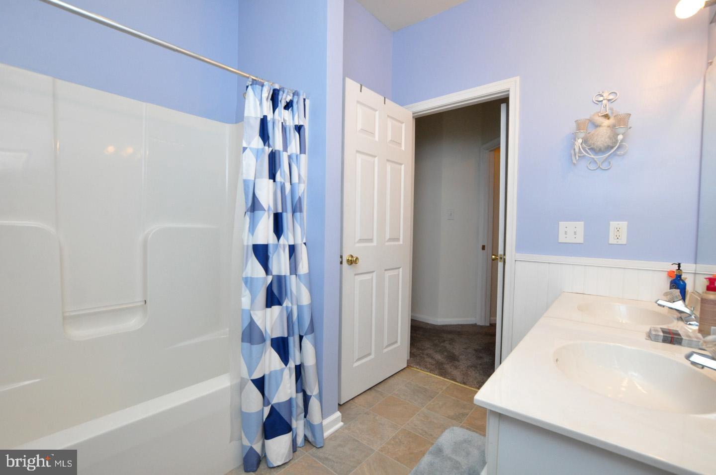5 Spring Lane Beverly, NJ 08010 - Photo 24 of 29 Primary Bath