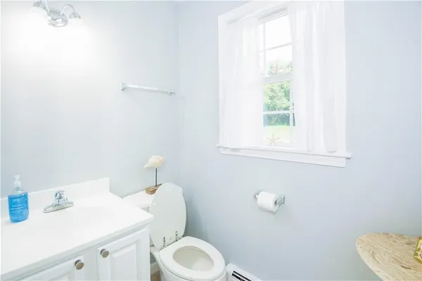 $3,500 | 663 Aquidneck Avenue, Middletown, RI 02842