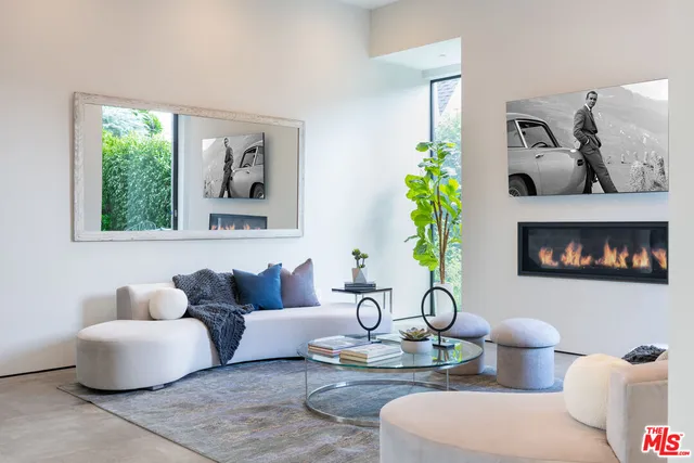 $4,787,800 | 8356 West 4th Street, Los Angeles, CA 90048