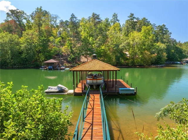 $3,995,685 | 303 Crooked Rock Lane, Sunset, SC 29685