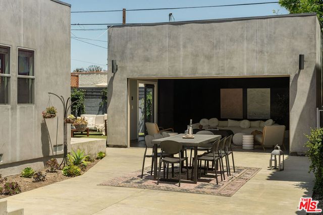 $1,400,000 | 3054 Field Avenue, Los Angeles, CA 90016