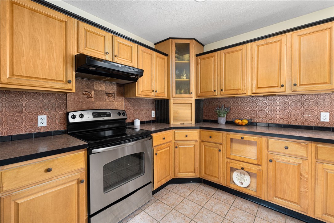 6 Country Road Warren, RI 02885 - Photo 13 of 50