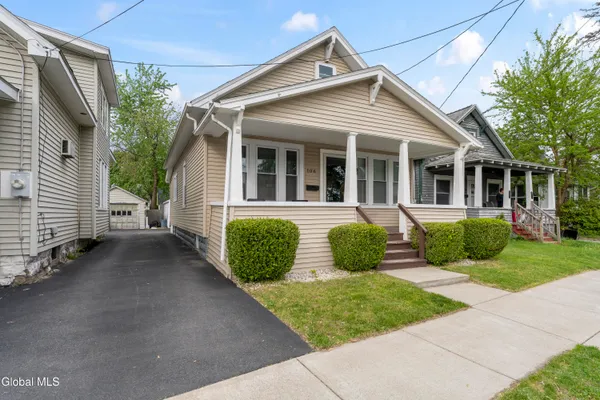 $259,900 | 106 Lark Street, Scotia, NY 12302