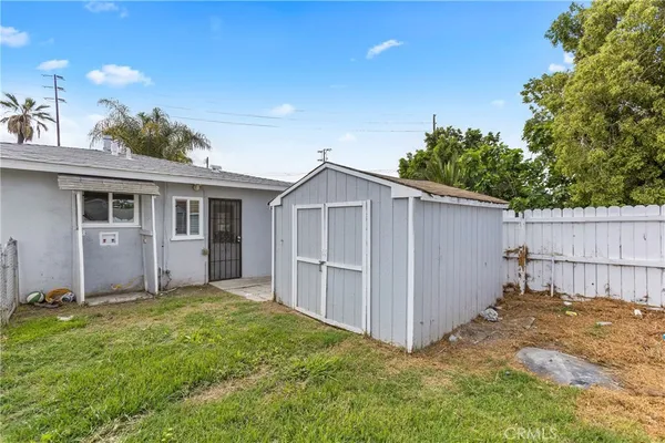 $3,100 | 10327 Flora Vista Street, Bellflower, CA 90706