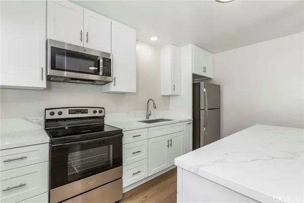 $3,100 | 10327 Flora Vista Street, Bellflower, CA 90706
