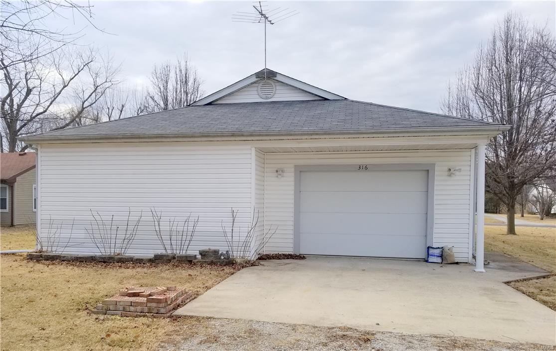 316 Fillmore Street Worden, IL 62097 - Photo 13 of 14 Gallery Image 13
