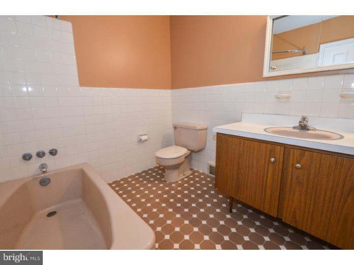 504 Scott Road Oreland, PA 19075 - Photo 22 of 25 Bathroom