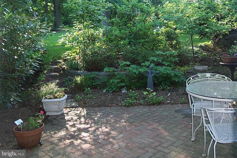1618 Wainwright Drive Reston, VA 20190 - Photo 6 of 18 Patio
