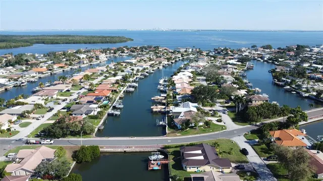 $1,450,000 | 2001 Massachusetts Avenue Northeast, St. Petersburg, FL 33703