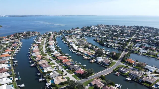 $1,450,000 | 2001 Massachusetts Avenue Northeast, St. Petersburg, FL 33703