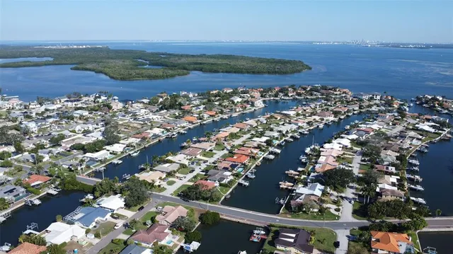 $1,450,000 | 2001 Massachusetts Avenue Northeast, St. Petersburg, FL 33703