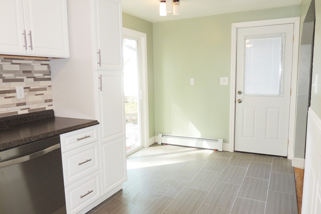 92 Temby Street Springfield, MA 01119 - Photo 5 of 23